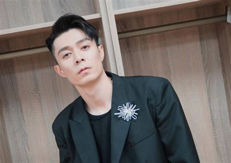 Nude photos allegedly of Hong Kong star Pakho Chau in a public。